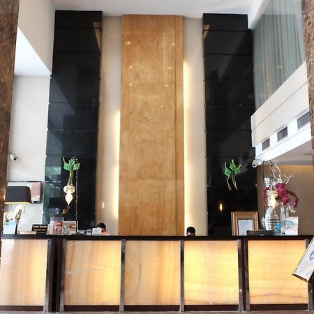 Grand Sakura Hotel Medan Esterno foto