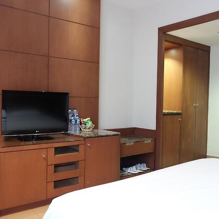 Grand Sakura Hotel Medan Esterno foto