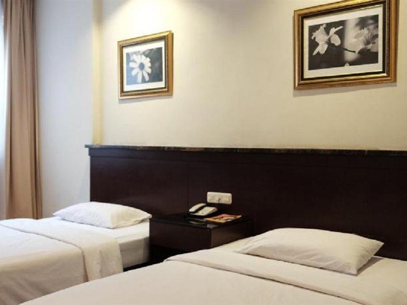 Grand Sakura Hotel Medan Esterno foto
