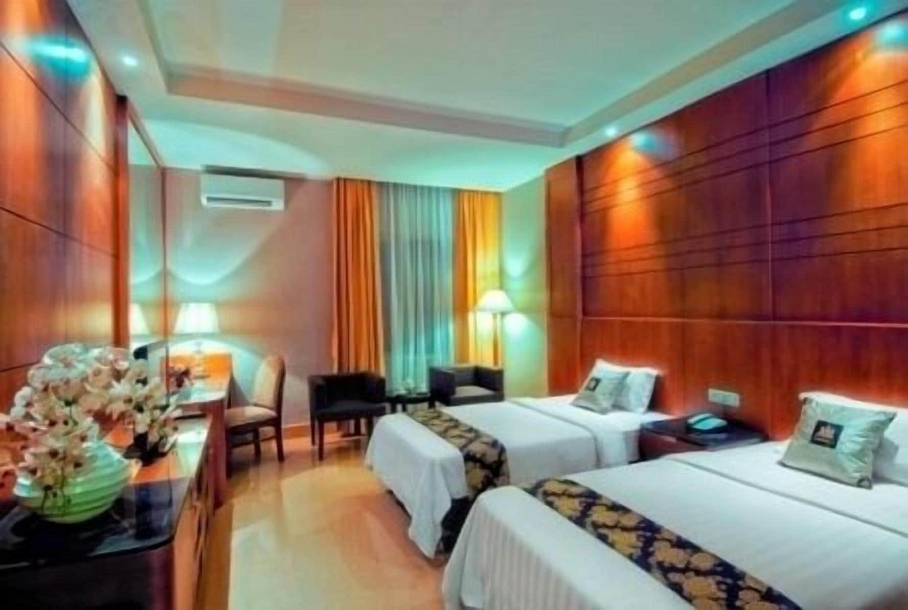 Grand Sakura Hotel Medan Esterno foto