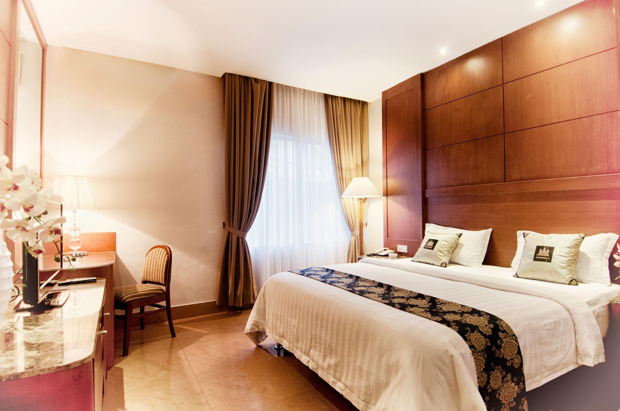 Grand Sakura Hotel Medan Esterno foto