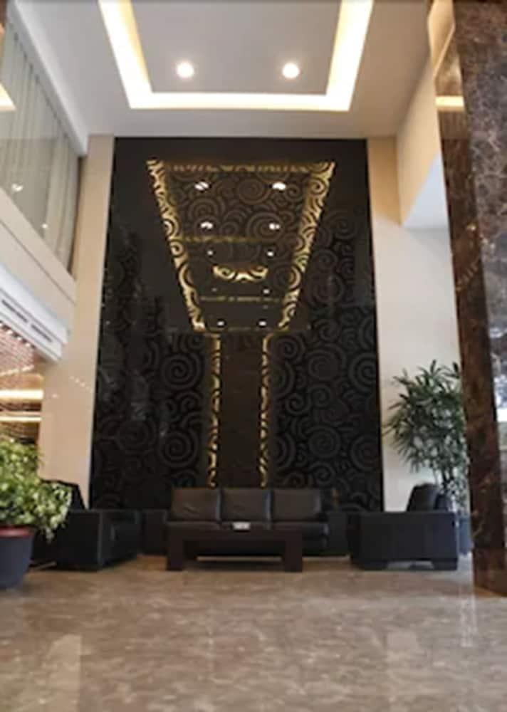 Grand Sakura Hotel Medan Esterno foto