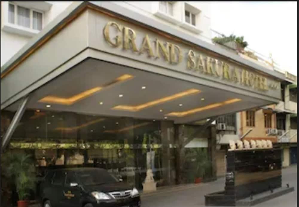Grand Sakura Hotel Medan Esterno foto