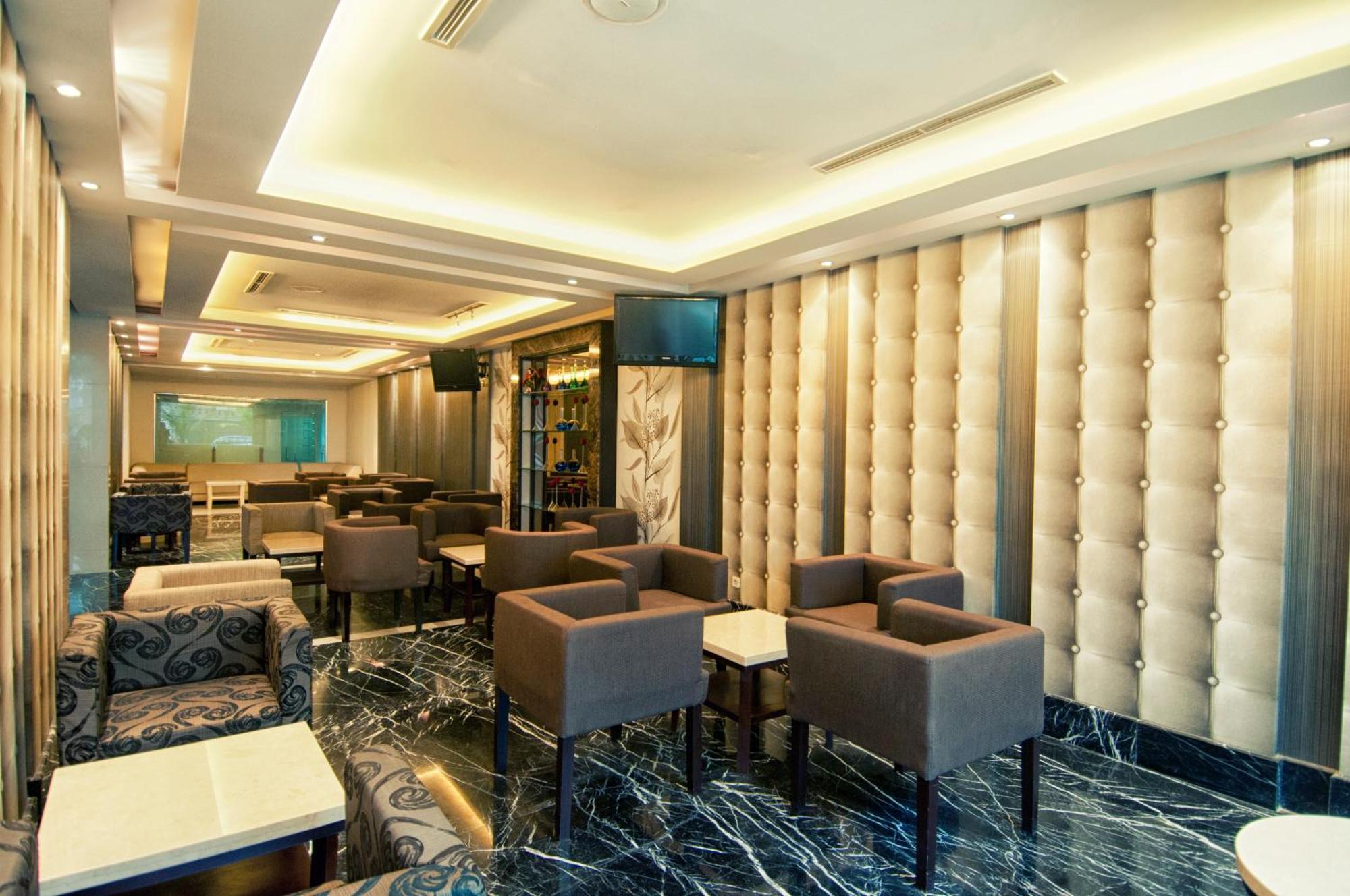 Grand Sakura Hotel Medan Esterno foto