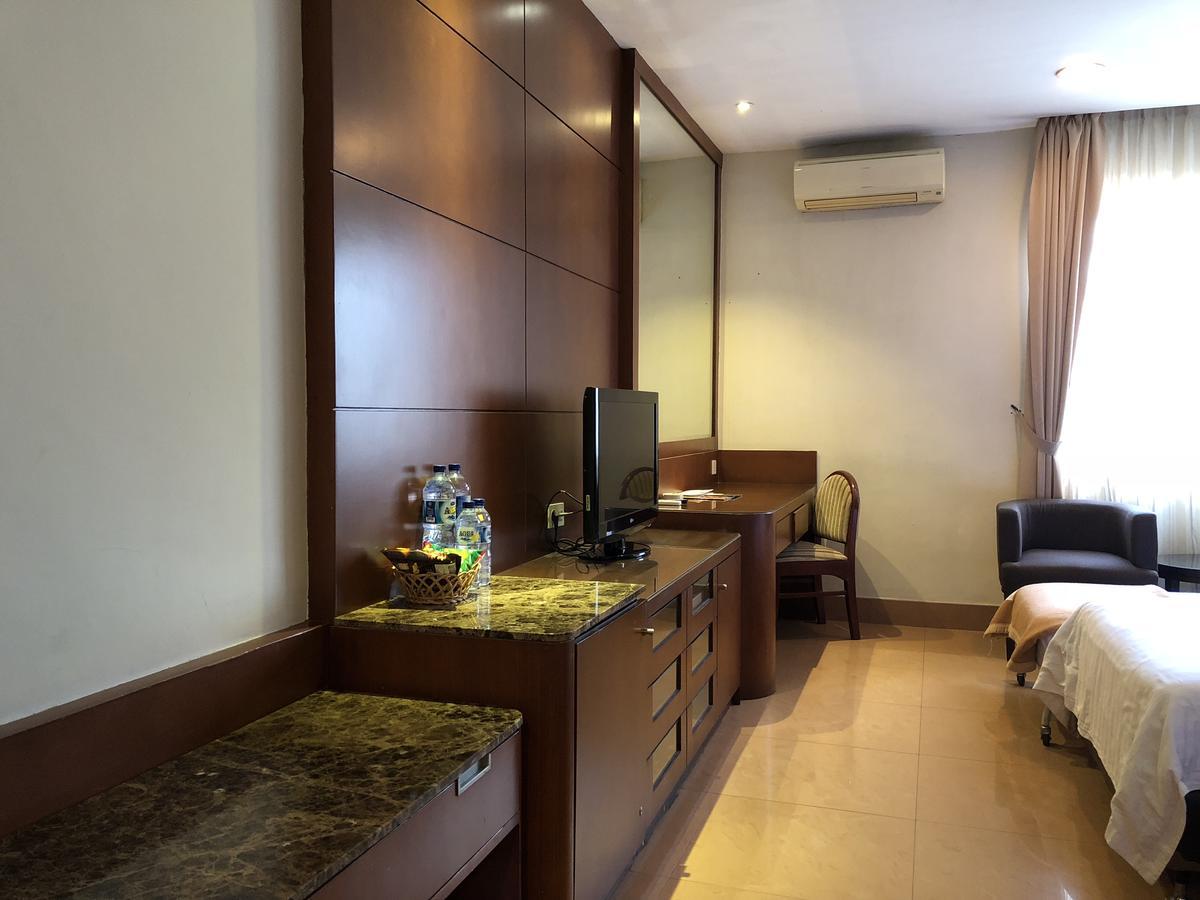 Grand Sakura Hotel Medan Esterno foto
