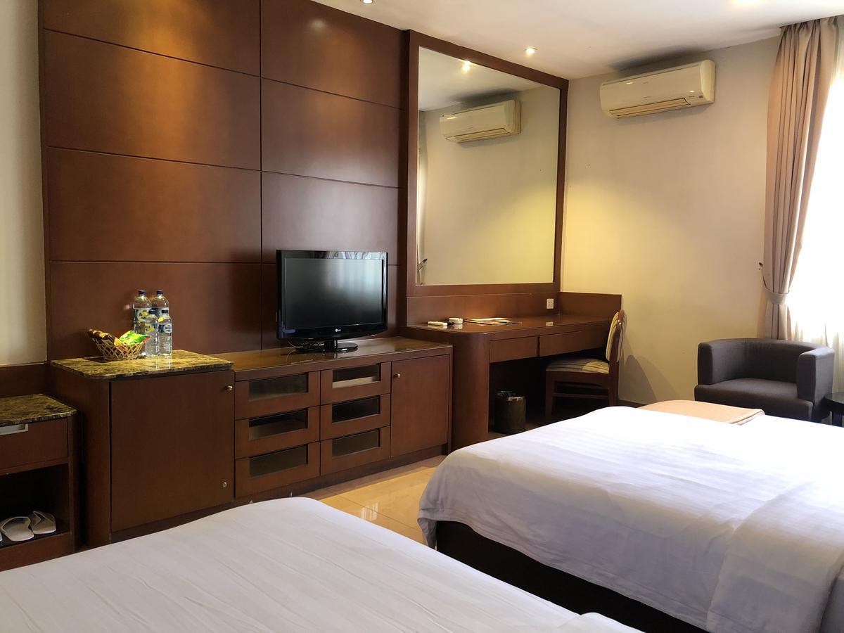 Grand Sakura Hotel Medan Esterno foto