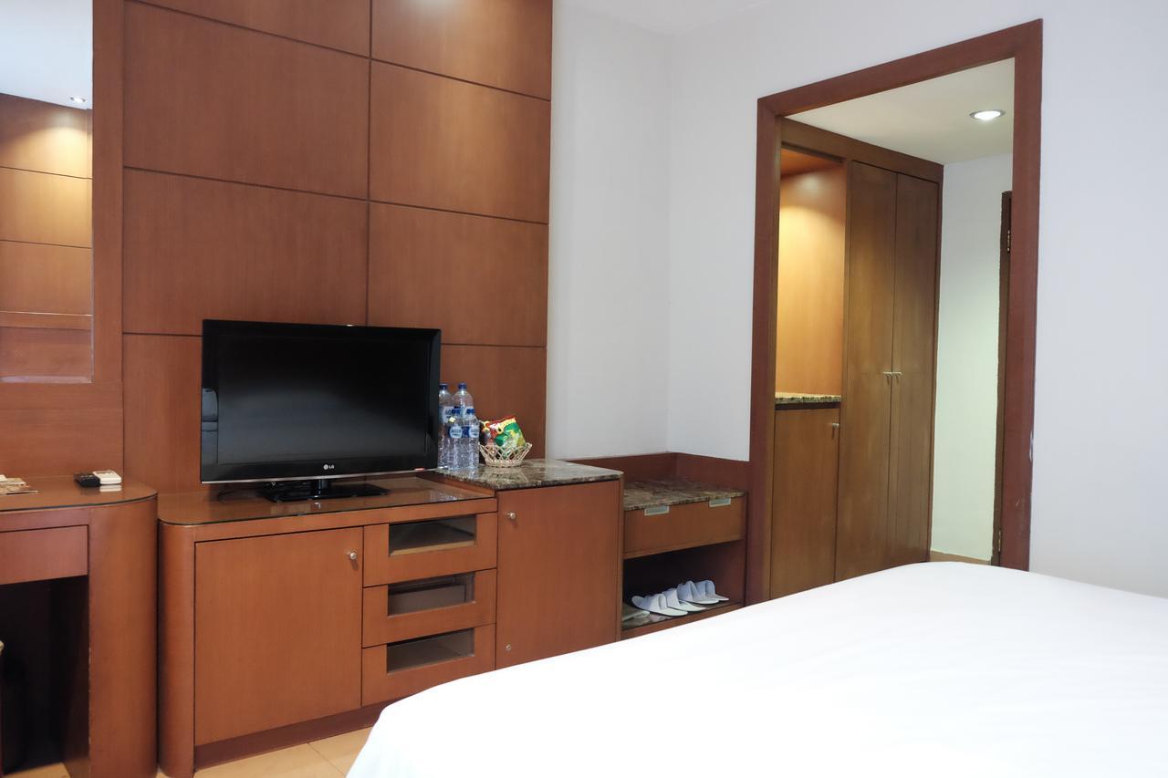Grand Sakura Hotel Medan Esterno foto