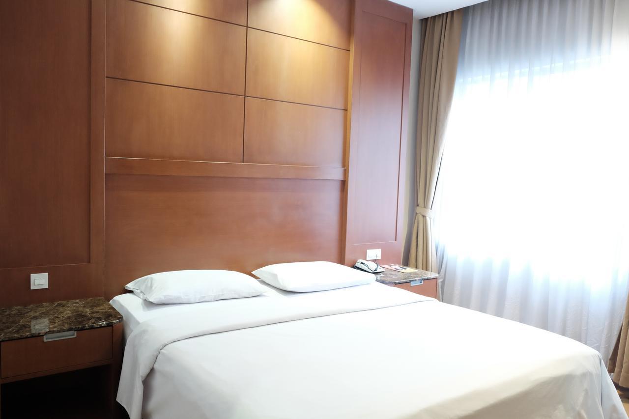 Grand Sakura Hotel Medan Esterno foto
