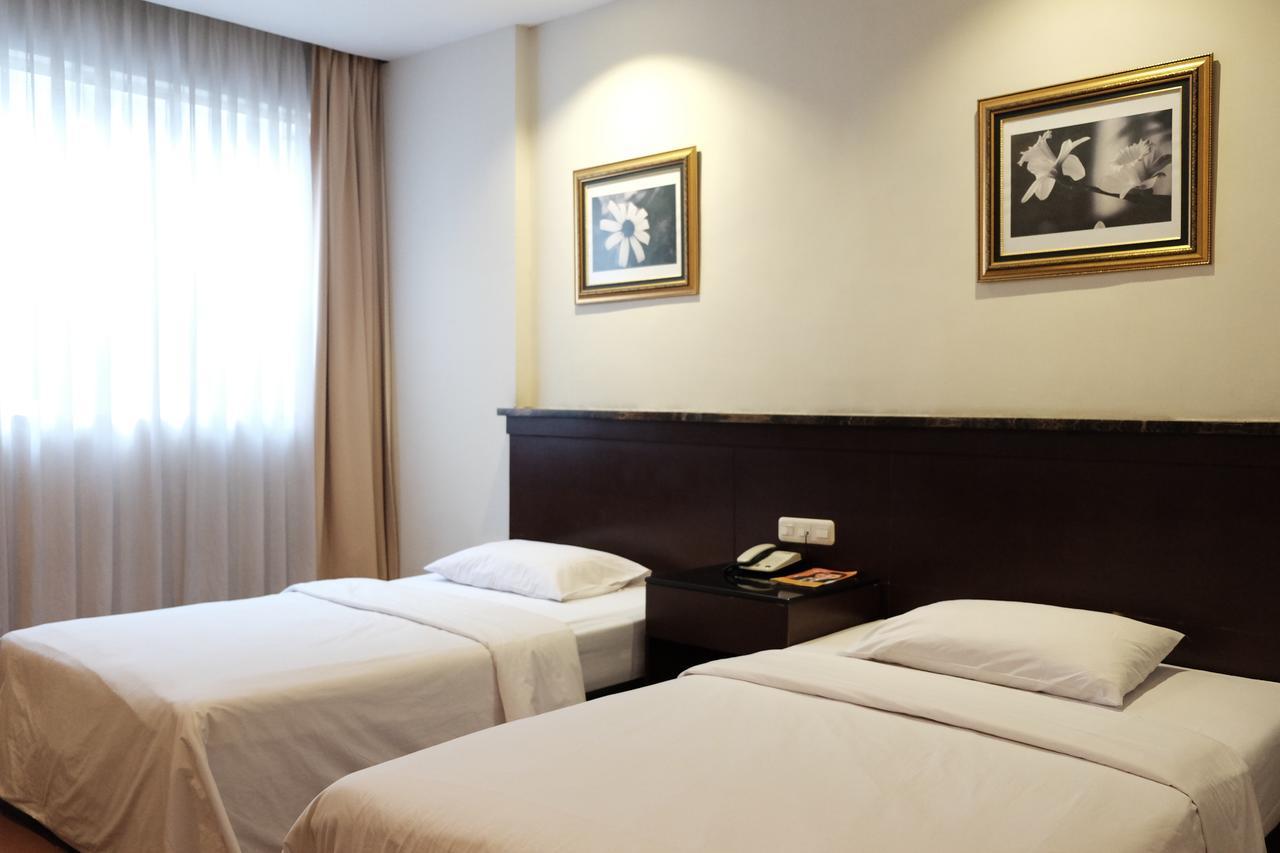 Grand Sakura Hotel Medan Esterno foto